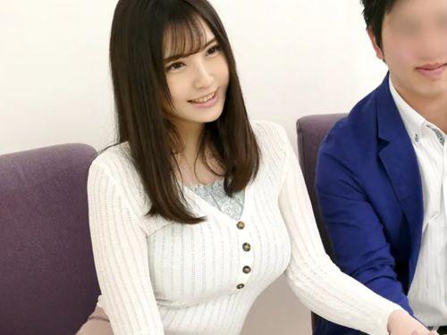 【人妻NTR】羞恥なメモリアルヌード写真撮影に挑戦する巨乳スレンダー奥さんが男性モデルに手コキし夫が見ていない間に騎乗位