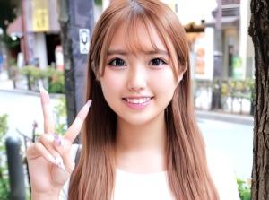【素人ナンパ】こういう事で興奮する人!?人助けだと想いおじさんM男に協力表明した清楚系お姉さんがネイルして手で乳首責め