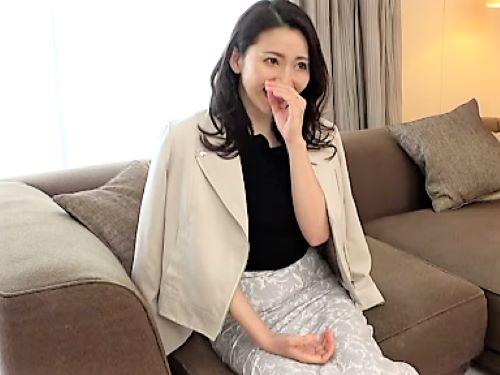 【人妻ハメ撮り】既婚者の身でありながら彼氏がいる美人すぎる社長秘書がね魅惑の美熟女デカ尻ボディで腰振り騎乗位SEX