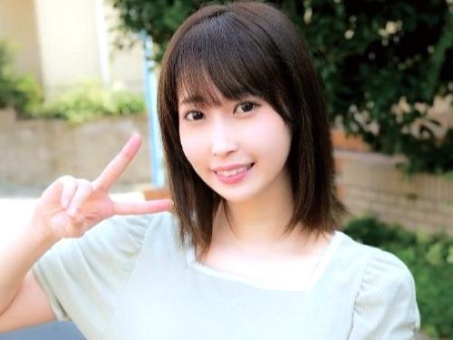 【素人ナンパ】美人お姉さんとのSEX途中でコンドームポイっ！色白な貧乳おっぱいボデイ曝け出し手マンやキスされたJDが悶絶