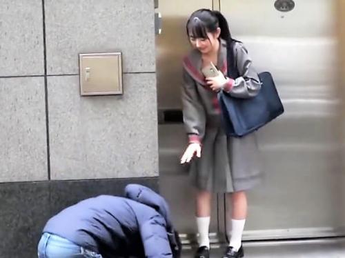 【素人ナンパ】バイト代2日分出します…お悩み企画に協力して下さい!!彼氏いない童顔ロリJK美少女が一人の男性を助ける