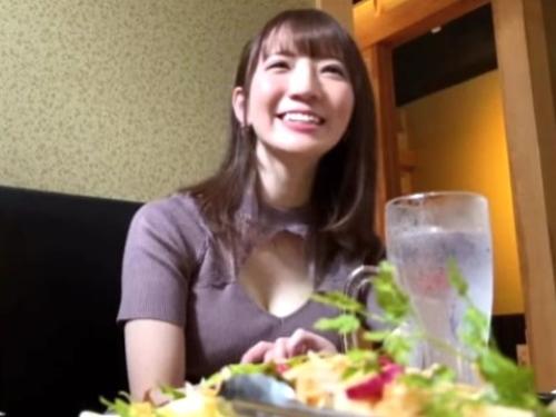 【人妻ナンパ】トイレで肉棒しゃぶり尽くすイイ女オーラ放つ巨乳×肉食若妻がアソコに電マあてられ寸止めされ激おこプンプン