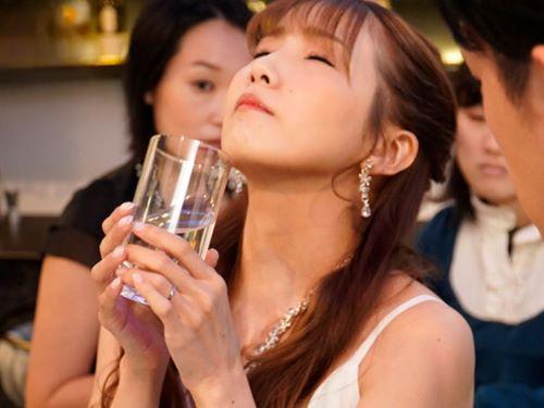 【人妻】僕のこと覚えてますか？私は昔あなたにイジメられた者です!!トイレで酔いつぶれた美人をホテルに連れ出し下剋上SEX