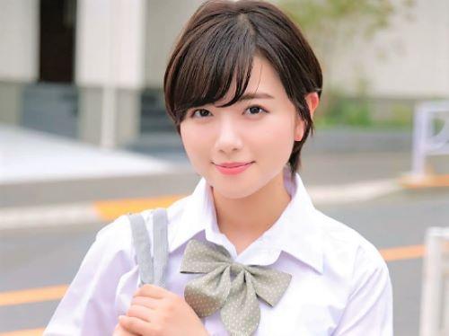 【素人ナンパ】手がキレイなぷるんぷるん唇の身長147cm清楚系JKが巨根にガチ照れからの手を動かし咥えフェラ手コキSEX