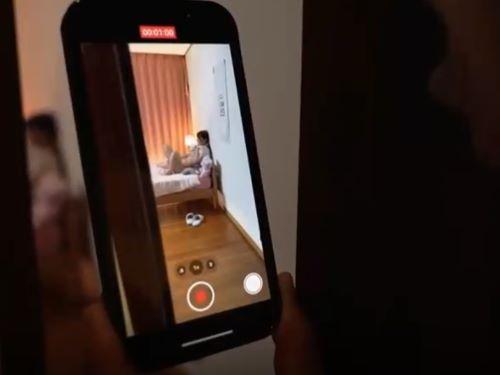 【JK】どういう事!?説明してよ!!部屋でのオナニーを親の再婚でできた義兄に撮影されてしまった美少女が乳首舐めクンニされる