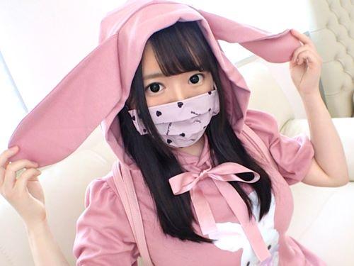 【素人ハメ撮り】あざと可愛いうさ耳Hカップ美少女が普段引きこもっている自宅を飛び出しカメラの前で乳首舐め騎乗位SEXする