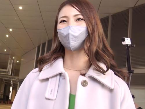 【人妻】Tバックからマン毛がはみ出ている清楚系スレンダー美人がクンニ手マンされメス堕ち喜んでベロチューキス受け入れ不倫