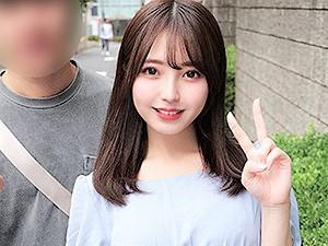 【素人ナンパ】す‥素股？知ってた？サークル友の上に乗り動きが止まらない美乳お姉さんが自分でちんこ挿入し浮気確定な騎乗位