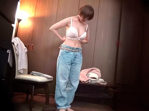 【素人ナンパ】意外と喰うよw抵抗ないww芸人志望のノリがいいショートカットお姉さんがオジサン男優にアナル舐めや背面騎乗位された