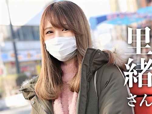 【人妻ハメ撮り】一緒のベッドで寝てるのに夜は無いです‥笑顔素敵な清楚系奥さんは騎乗位で抜けたちんぽを自ら入れる程欲求不満だった