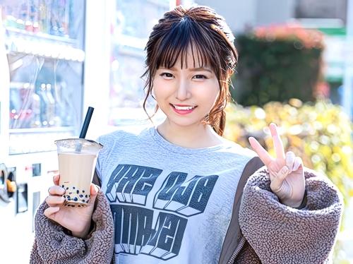 【素人ナンパ】外からは絶対中が見えない特別な車ことマジックミラー号に乗った清楚ロリ美少女がイケメンのマッサージ師に目が♡