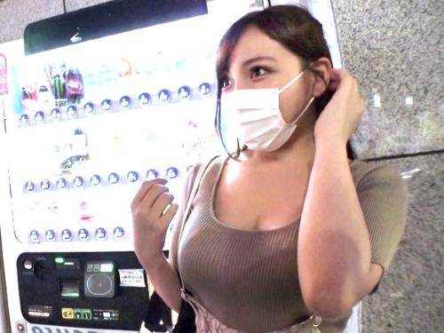 【素人ナンパ】巨乳×保育士がコンビニでお酒買い込みホテルでオマンコくぱぁ興奮し濡れまくるお姉さんが手マンで潮吹きお漏らし