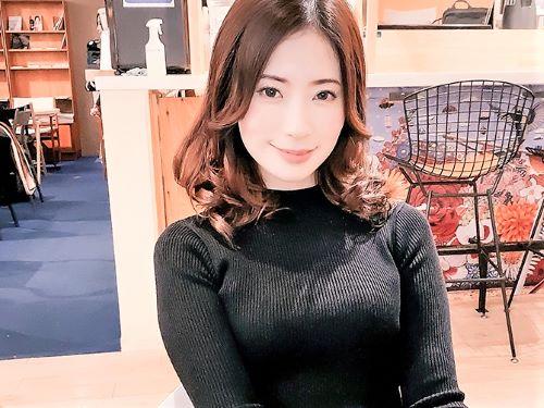 【人妻ナンパ】欲求不満過ぎてカメラの前で電マオナニーやった美熟女おばさんが糸引く美魔女まんこで他人棒受け入れ不倫SEX