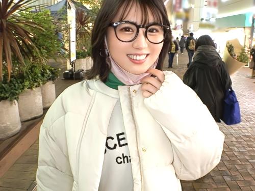 【素人ナンパ】何でパイパンなの!?エロいねぇぇ!!様々な人で賑わう土曜の夜の吉祥寺で見つけた清楚系保育士お姉さんとSEX