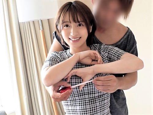 【素人ナンパ】え‥これ本物!?はいってるwwアキバで見つけたショートカット美少女をホテル連れ込み色々言い訳し挿入してみた