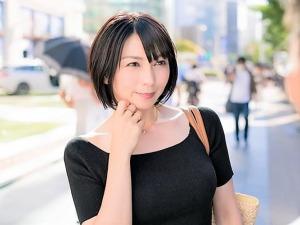 【人妻ナンパ】ほんとに個人特定されませんか!?爽やかワンピースが風で靡くデカ尻おばさん乳首責め乳首舐めで美熟女ボディ興奮