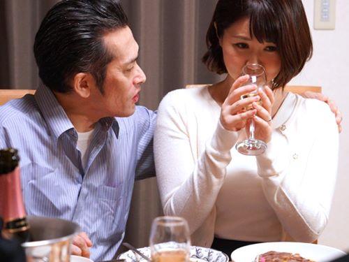 【人妻】汚らわしい肉棒から出る精液ザーメンを何度も飲まされる清楚美熟女おばさん 夫に助けを求められず今日も汚されていく