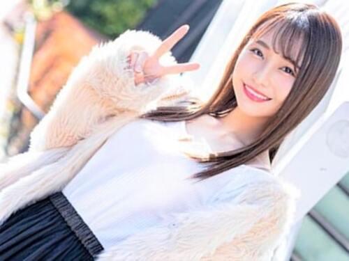 【MM号】「パンツ見えちゃう//」原宿の美容院で受付をしている22歳の美女がイケメンのマッサージ師となし崩し的にSEX！