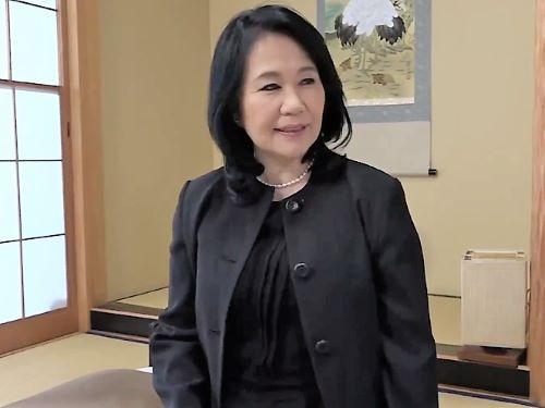 【人妻ナンパ】もっと若い子に行きなさい//美人デカ尻おばさんを口説いたら美熟女BODY曝け出しベロチューやフェラしてきた