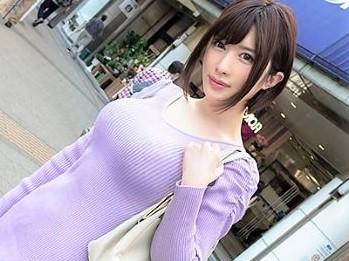 【ハメ撮り】爆乳を強調し過ぎタイトワンピの美人お姉さんと激しめベロチュー…我慢できずパンツの上からブツ舐めるヤリマン美女