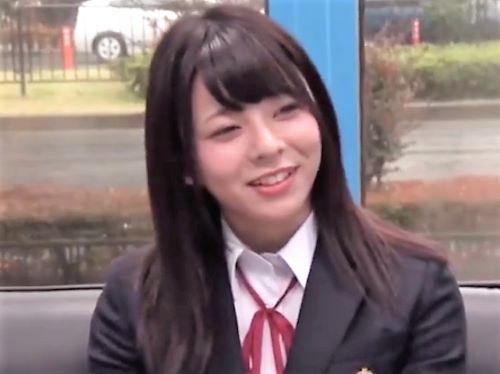 【素人ナンパ】初めて見たブツをJKまんこにいれられ処女バージン喪失したロリ美少女‥着衣SEXで段々と気持ちよくなってきた
