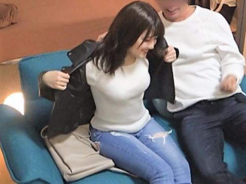 【素人ナンパ】煽てられ舞い上がった巨乳お姉さんと隠し撮り部屋でマッチングアプリで出会ったオトコと合体しドキドキ盗撮SEX