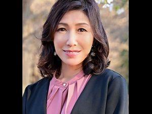 ＜素人＞55歳！リアル伯母と甥の禁断セックス！清楚な五十路の人妻熟女がAV出演してベロキス＆エロモードでフェラ＆騎乗位！