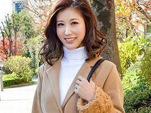 【個人流出】45歳◆美魔女！エリート女医が低学歴チンポに完全服従！美人な人妻熟女の感じまくりなエロ～いセックス！