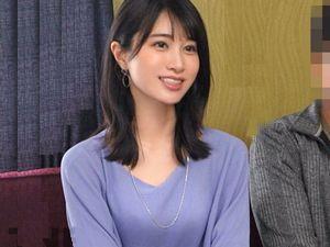 ＜素人夫婦のNTR企画＞美熟女！清楚な感じでエロい痴女な人妻熟女がAV出演！M男とベロキス、アナル舐め手コキ、セックス！