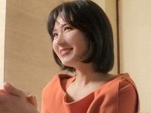 【素人】美魔女■五十路！50歳で最高の美貌におっぱいも美乳で巨尻！エロくて美人な人妻熟女がAV出演してフェラ＆セックス！