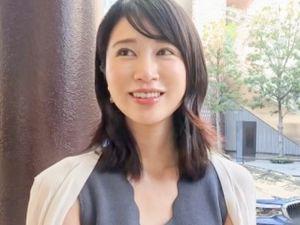 ＜素人ナンパ＞すごい美人！清楚で綺麗なOLお姉さんがAV出演！手マンで潮吹き＆エロい表情になっていく騎乗位セックス！