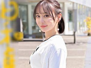【素人企画】美人妻がAV出演！清楚に見えてエロい奥さんが手マン潮吹き＆他人棒をフェラ！下着着衣で不倫セックス！