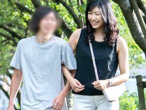 【母子家庭】長身お母さんの性教育！母親を「女」として意識した息子がキスしておっぱいを揉んで、母親のマ●コに・・・