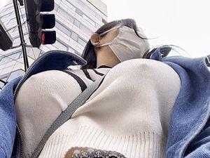 ＜素人＞ノーブラ爆乳！乳首ポッチ＆パイズラで歩く最強エロJD！おっぱいで挟んでパイスラさせムチムチ体を貪るえろセックス！