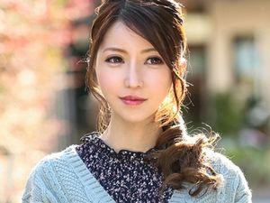 ＜素人＞美人妻◆ハメ撮り！肩凝りで悩む人妻にSNSで無料マッサージナンパ！綺麗な体にオイルを塗ってハメまくり！