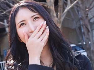 ＜素人＞美人妻！綺麗な顔をしてエロい奥さんがAV出演！夫とは生活のリズムが合わずに欲求不満となり不倫セックス！
