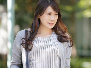 40歳の専業主婦がAVデビュー！今年結婚16年目になる二児の母が中でイキしたくて勇気を出して登場！