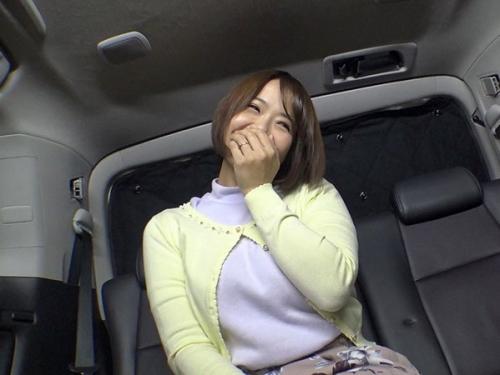〔人妻ナンパ〕爆乳おっぱいの美人妻！淫乱ボディーの主婦とのエッチなひと時を激写したエロ動画