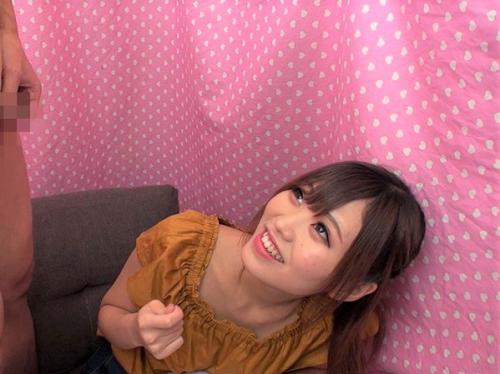 〔素人ナンパ〕パイパン娘がエッチなご奉仕！センズリ鑑賞から発情セックスで膣内発射される姿をハメ撮りしたエロ動画