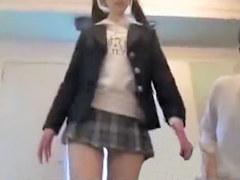 『個人流出』中防ばりにガキっぽい女児体型の女子高生をラブホに連れ込み避妊もせずに犯しまくって中出し