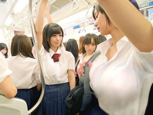焦って電車に駆け込み乗車したらＪＫばかりの女性専用車両でヤバイと思ってたらまさかの展開w