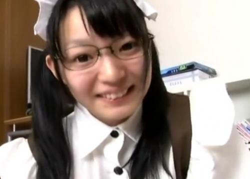 素人ロリメイドが恥ずかしながら中出しSEX