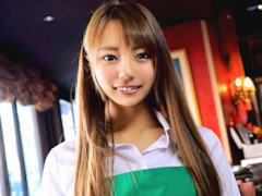 めちゃくちゃ可愛いと評判なCAFEバイトの女子大生をヤリ部屋に誘い込み辱しめまくって犯し倒しドピュドピュ