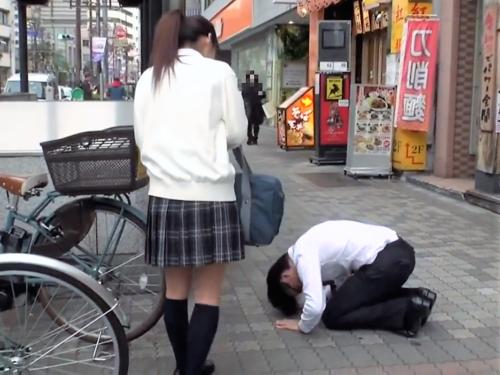【素人ナンパ】りんごジュース買って下さい♥国語が得意な貧乳おっぱいのミニスカ＆ロリ制服スレンダーJKにホテルで悩み相談