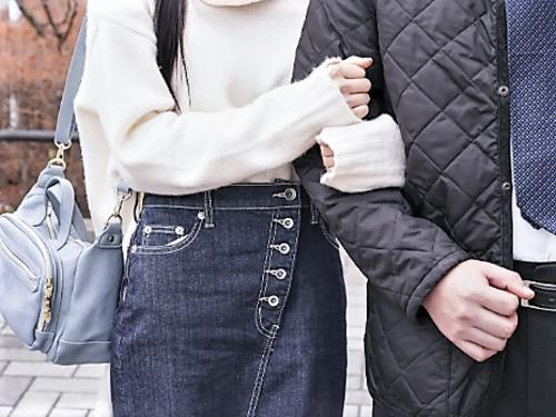 【素人ナンパ】花屋で働くスレンダーお姉さんがマジックミラー越しの彼氏の前で浮気NTR!同棲中のリア充カップルが破局危機？