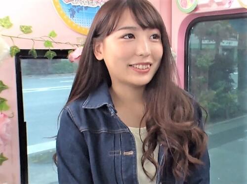 【素人ナンパ】外が丸見えなマジックミラー便に乗った清楚系お姉さん!美乳おっぱいとTバックを曝け出した美人は肉食化しフェラ