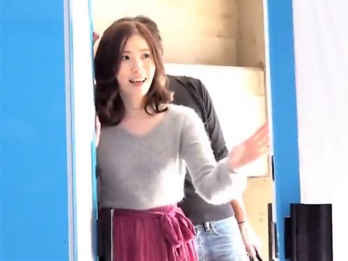 【素人ナンパ】え？ちょっと待って//幸せいっぱい美人お姉さんにMM号でエステ!美乳おっぱいのスレンダー美女が他人棒と浮気