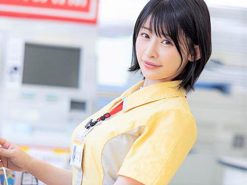 【人妻NTR】凄く…好きです// 巨乳おっぱいのむっちり美人がクンニで興奮しフェラ!コンビニ店内でパイズリする欲求不満妻