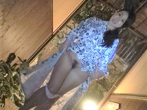 【浴衣×美人】わたし…煮物が好き//　清楚な美魔女と露天風呂で濃密プレイ!美脚奥さんがカメラの前でパンティ脱ぎ羞恥＆悶絶