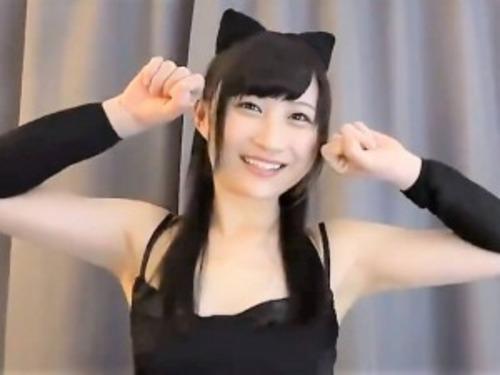 【素人ナンパ】ゲレンデで出会ったカワイコちゃんに猫耳つけホテルで立ちバックSEX　スレンダーな貧乳おっぱい娘にぶっかけ